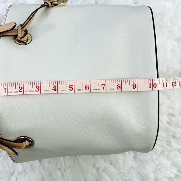 Michael Kors Jet Set Bucket Tote Bag - Picture 14 of 16